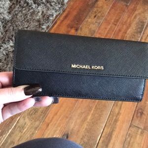 Michael Kors jet set travel flat wallet